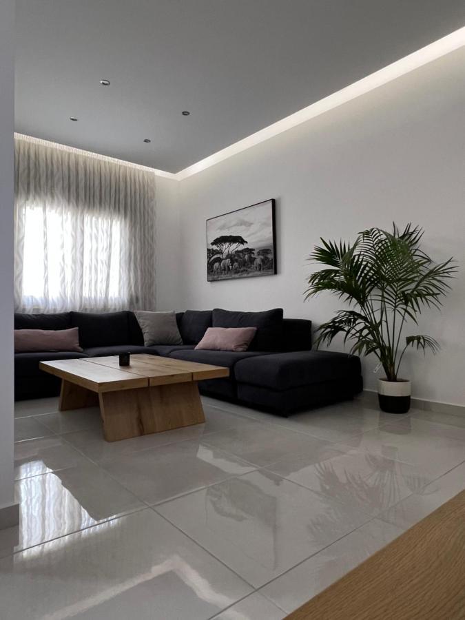 Modern Apartment Close To Airport With Gym And Bbq Heraklion  Bagian luar foto