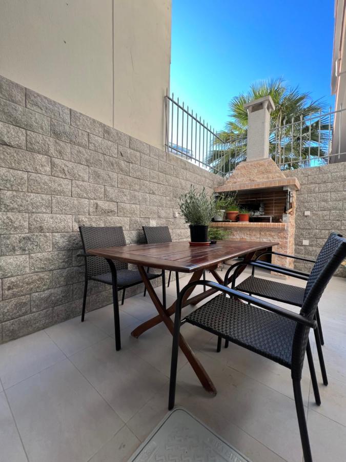 Modern Apartment Close To Airport With Gym And Bbq Heraklion  Bagian luar foto